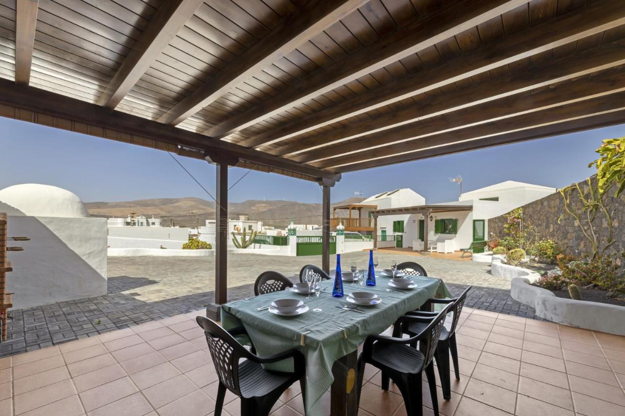 Villa Laura Guatiza ภายนอก รูปภาพ