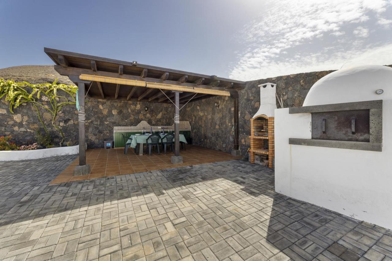 Villa Laura Guatiza ภายนอก รูปภาพ